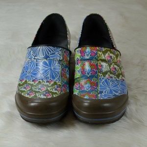 dansko volley canvas clogs
